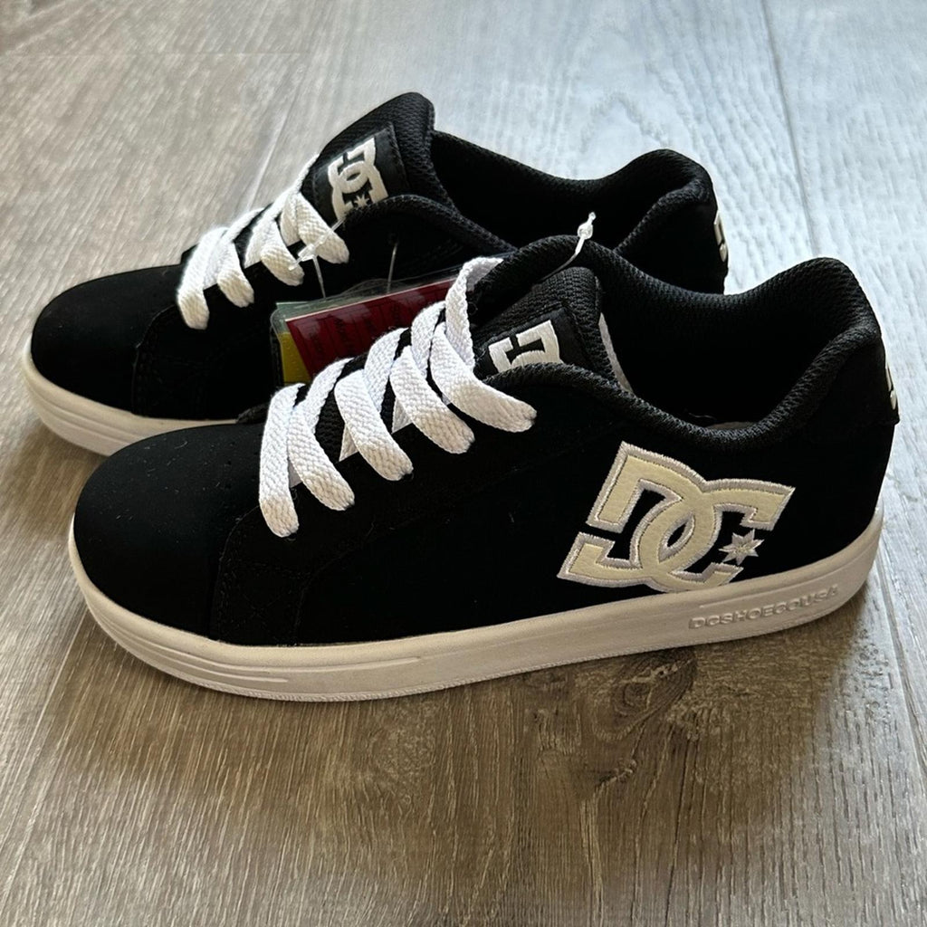 DC Kids Court Low Shoes Skateboarding Black White RARE Sample Youth Size 1
