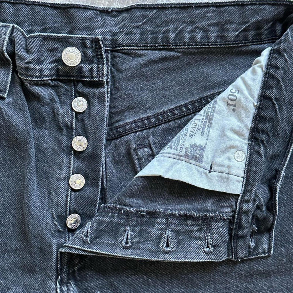 Levi’s 501 Raw Hem High Waisted Red Tab Black Denim Jeans Shorts Size 29