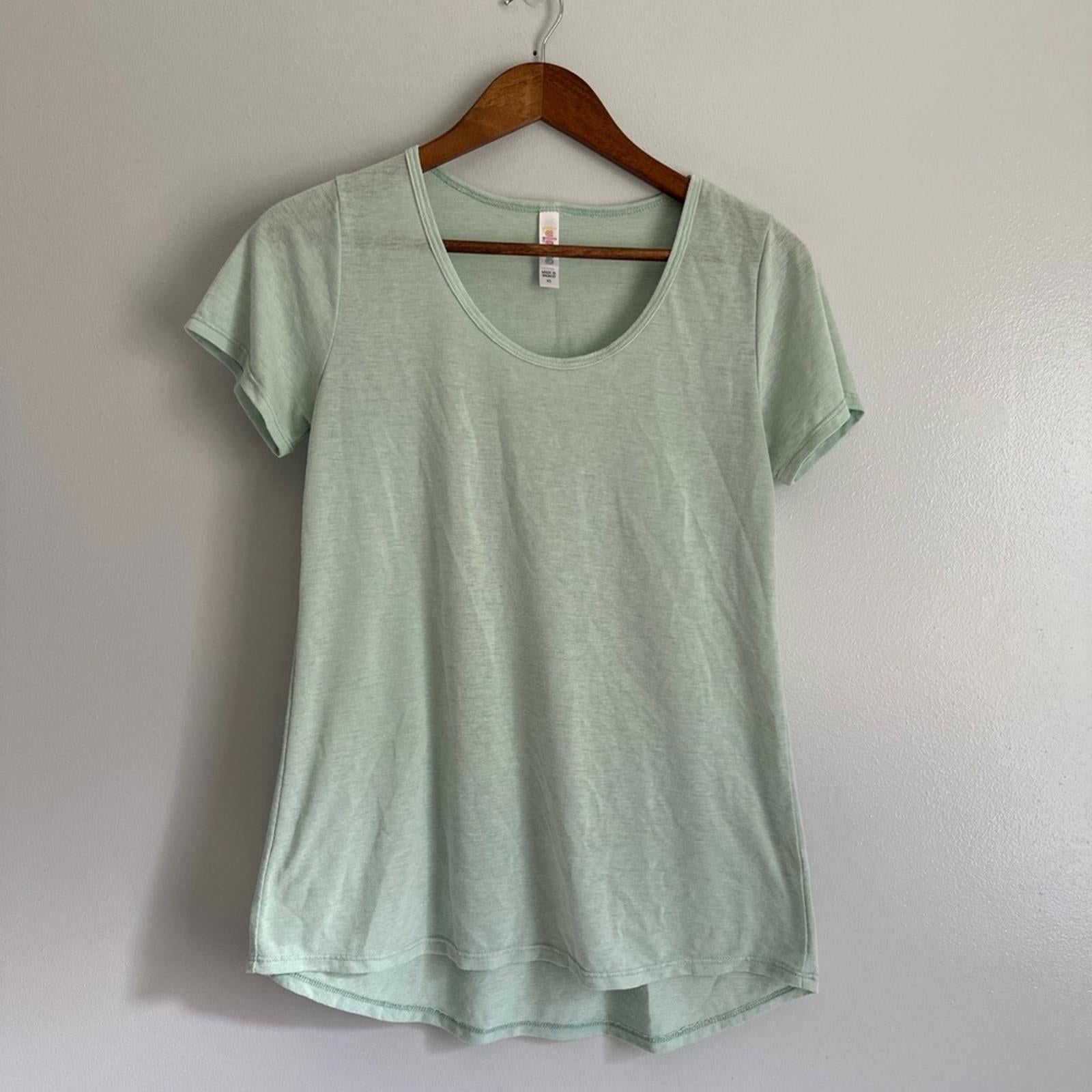 LuLaRoe Mint Green Short Sleeve Top Small