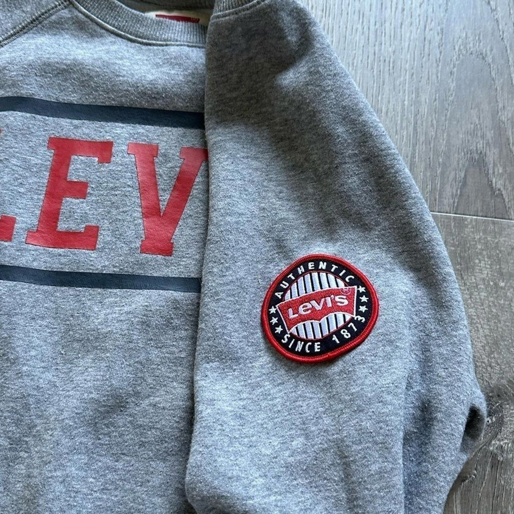 Levi’s Retro Gray Crew Neck Sweater Boys Size Large 12-13