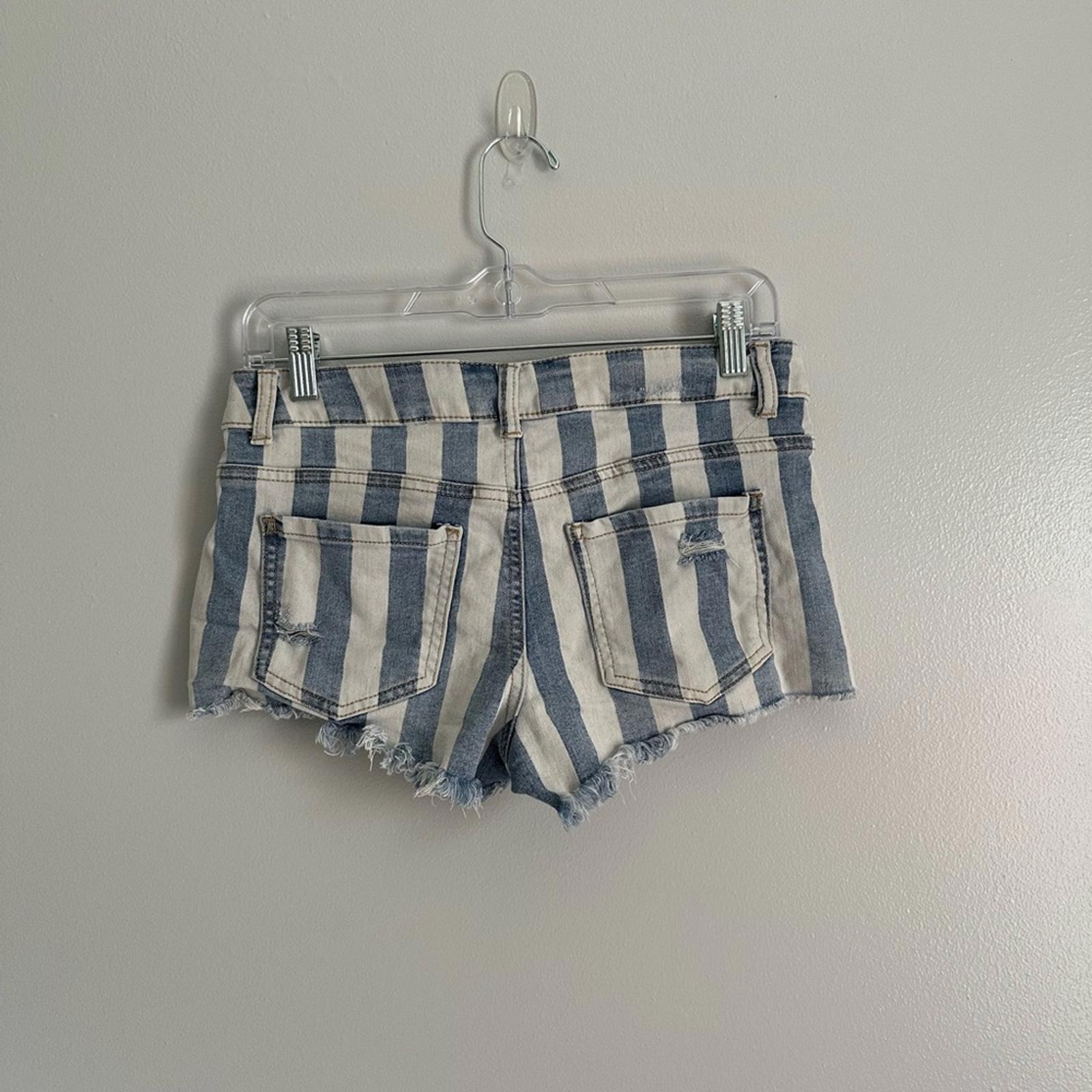 Zumiez Empyre Jenna Indigo Stripe Jean Shorts Size 3