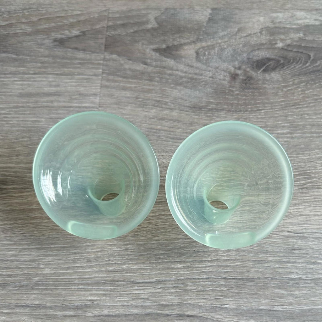 pumpin pals medium green hard plastic angled flanges 24 to 27 mm