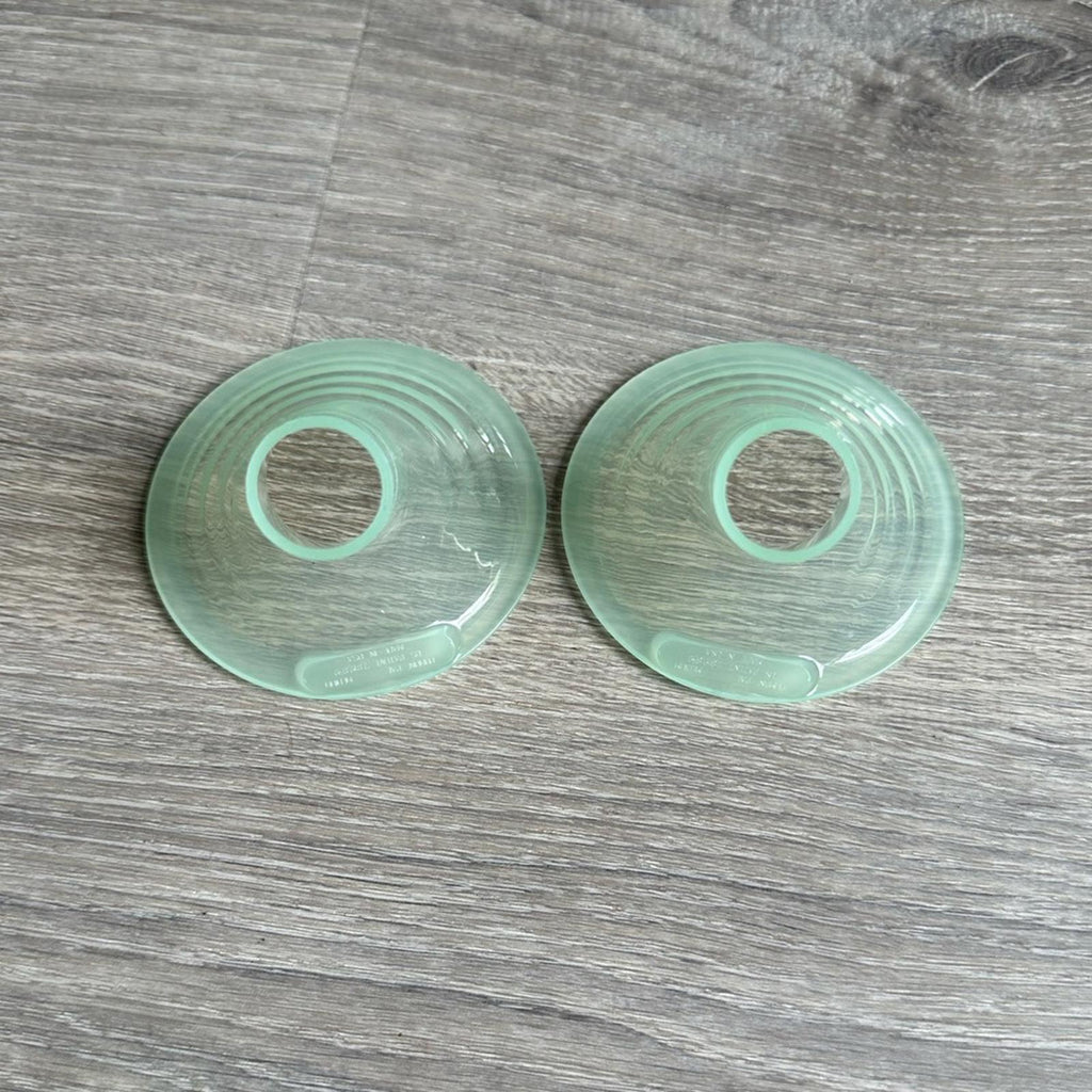 pumpin pals medium green hard plastic angled flanges 24 to 27 mm