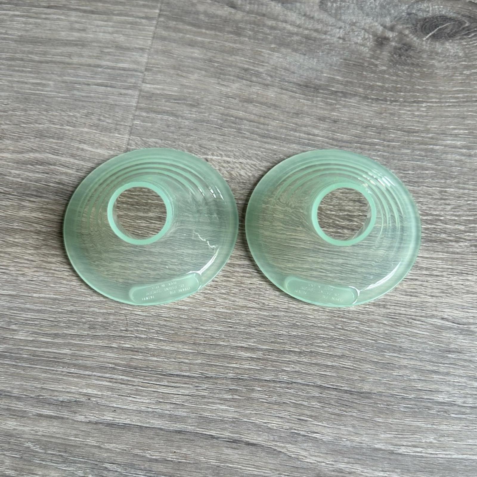 pumpin pals medium green hard plastic angled flanges 24 to 27 mm