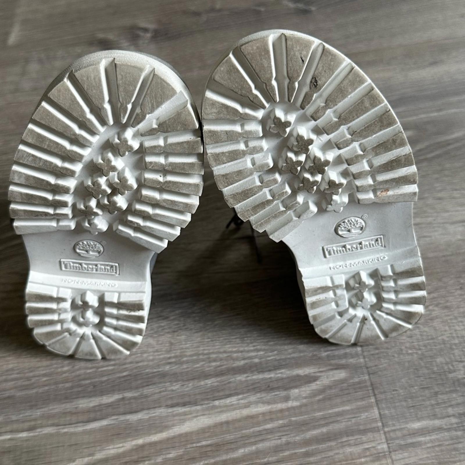 Timberland Kids Gray Ankle-High Boots with Rugged Sole Size 9