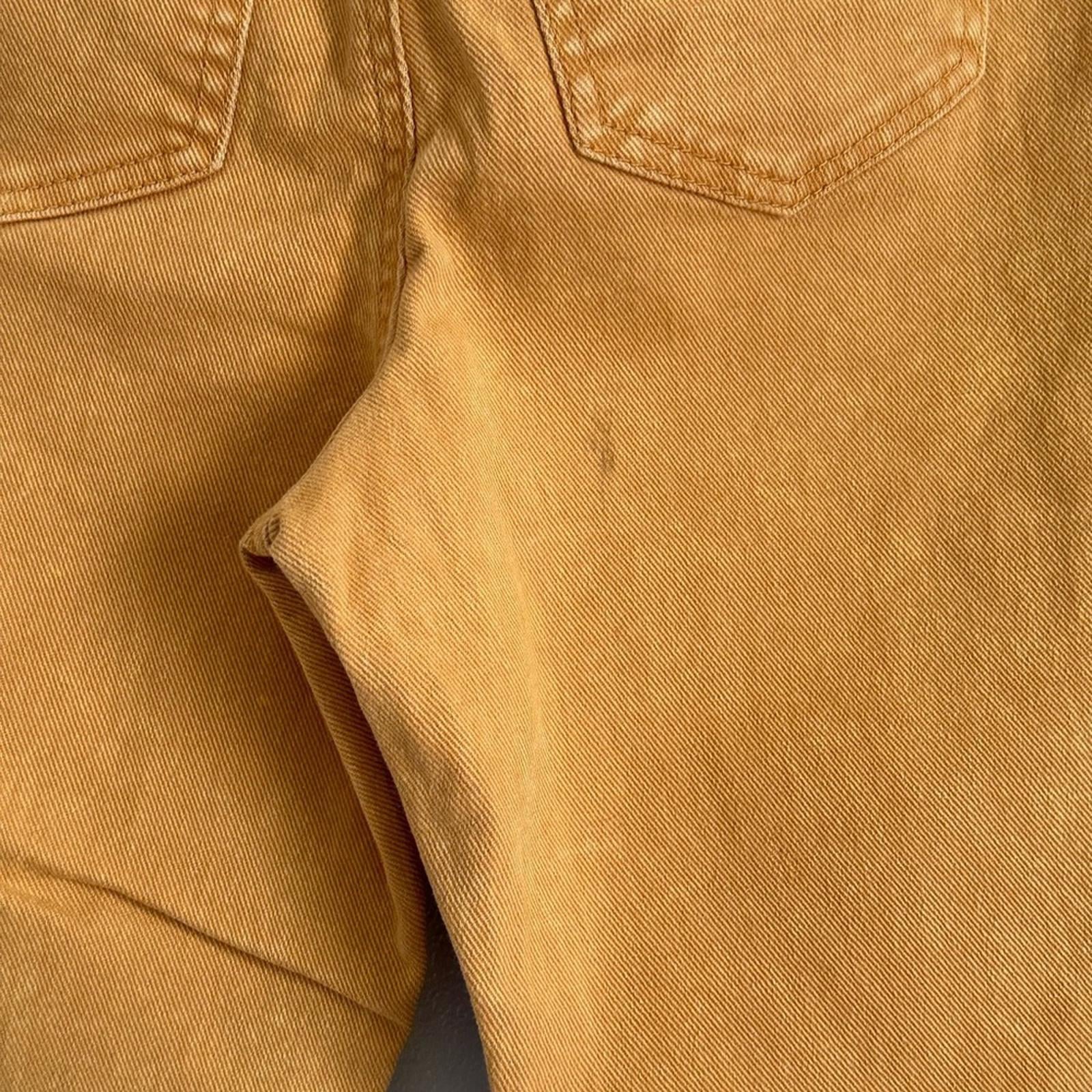 Celebrity Pink Distressed Cropped Jean Size 3 / 26