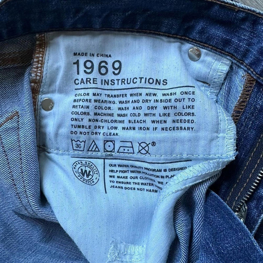 GAP 1969 Sexy Boyfriend Roll Up Destroyed Denim Jeans 
Size 25