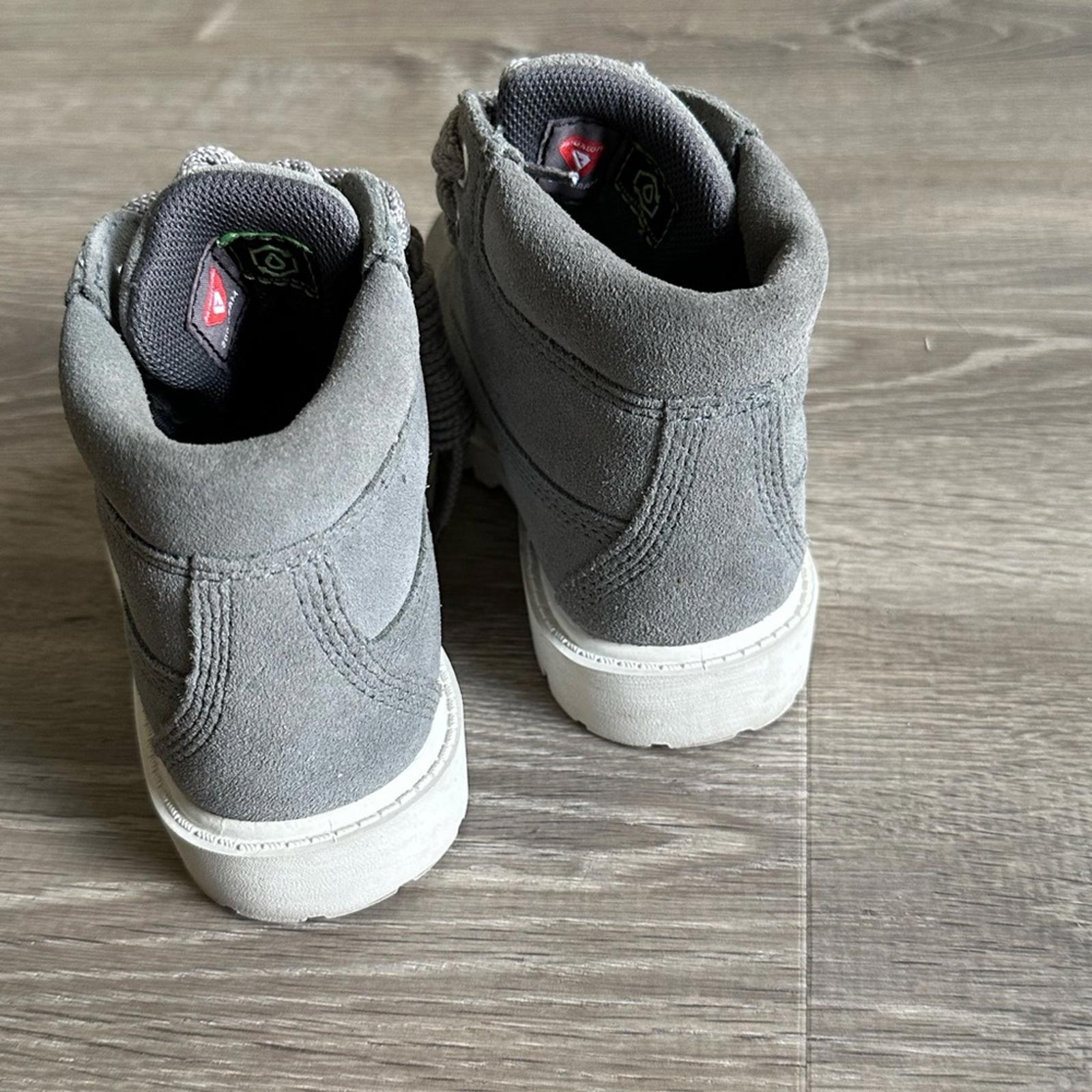 Timberland Kids Gray Ankle-High Boots with Rugged Sole Size 9