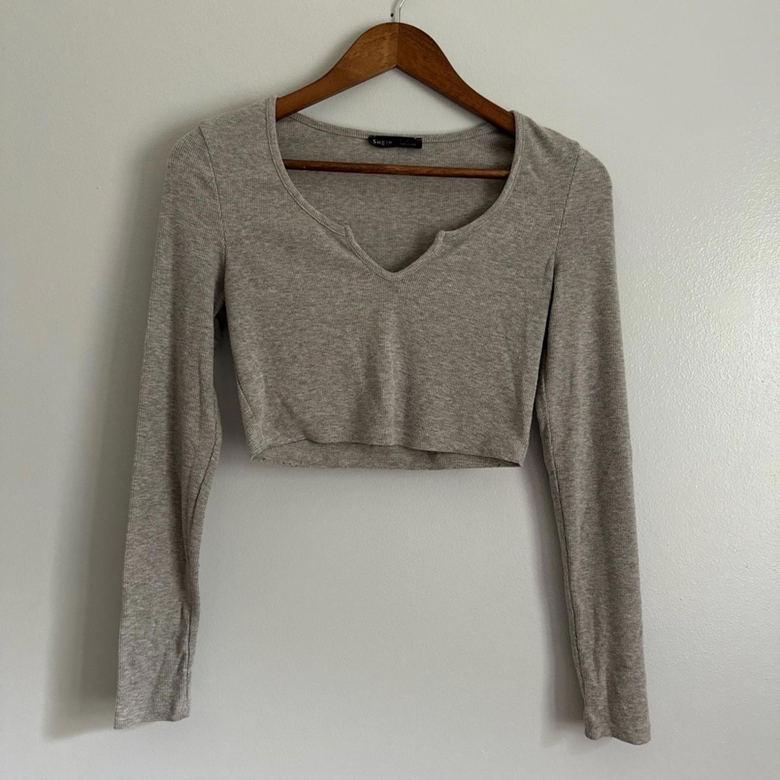 Gray Long Sleeve Crop Top