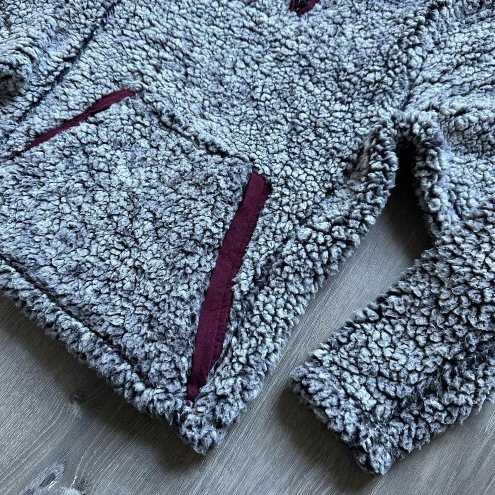 Ocean Current Gray Faux Fur 1/4 Zip Sweater Size Medium