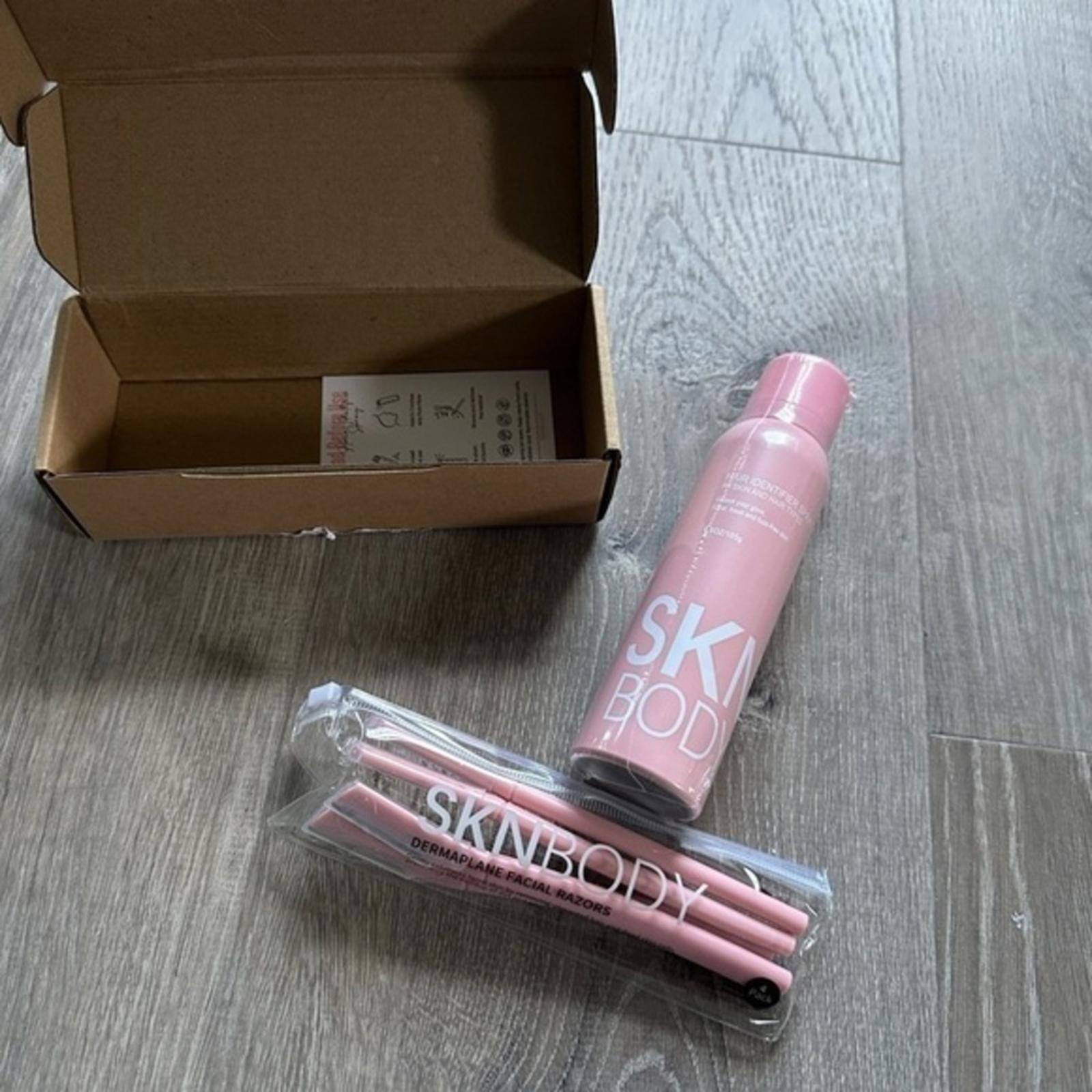 SKN BODY Hair Identifier Spray and Dermaplaner Set NIB New