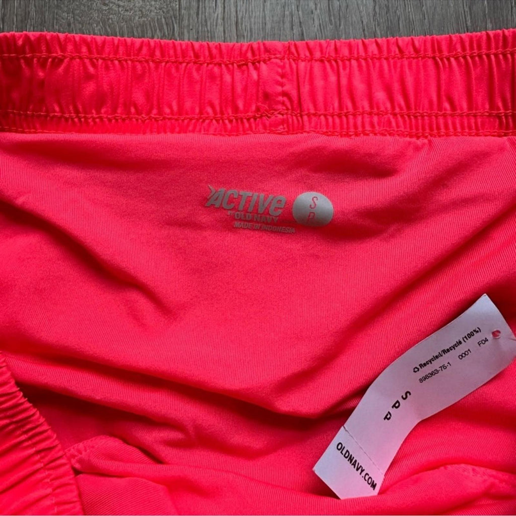 Old Navy Neon Pink Athletic Shorts Size
Small NWT