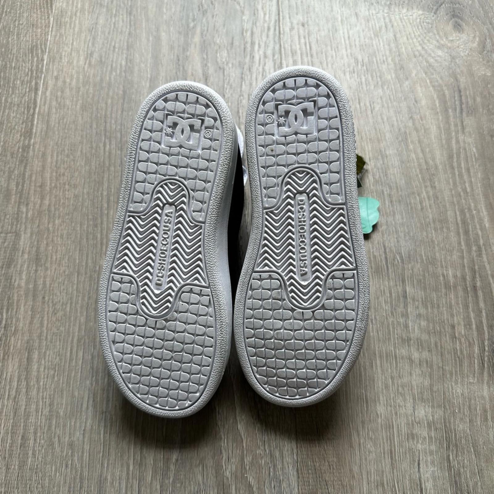 DC Kids Court Low Shoes Skateboarding Black White RARE Sample Youth Size 1