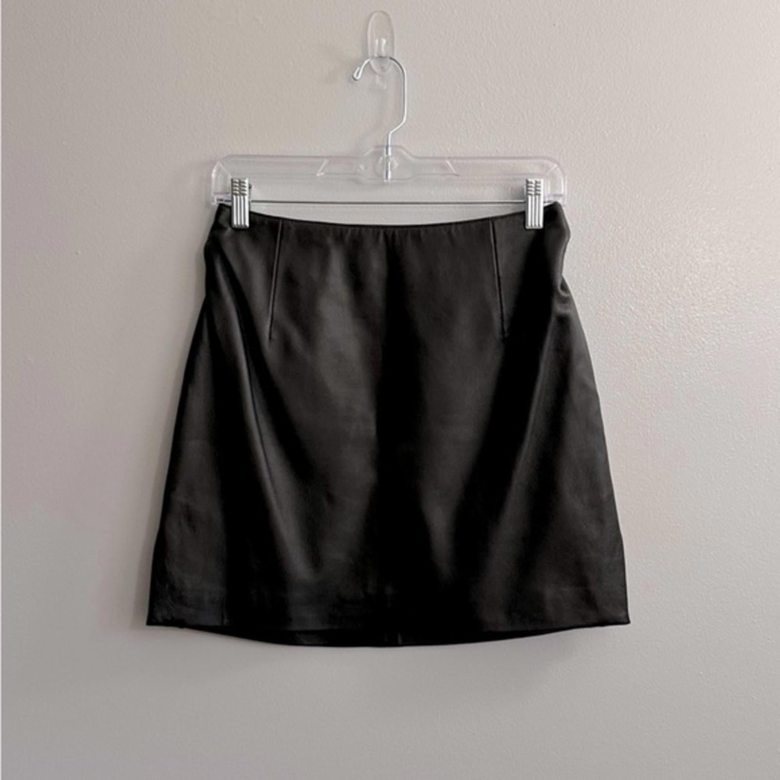 Black Hugo Buscati Vintage 90's 100% Leather
Mini Skirt Size 8