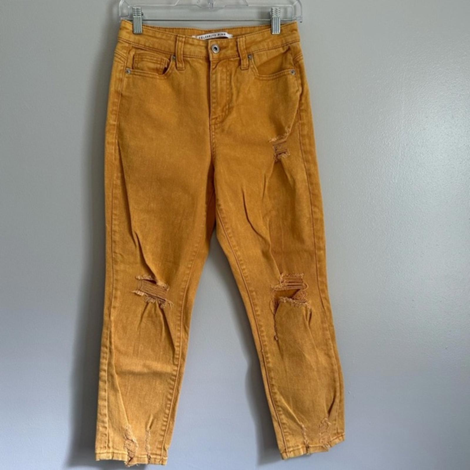 Celebrity Pink Distressed Cropped Jean Size 3 / 26