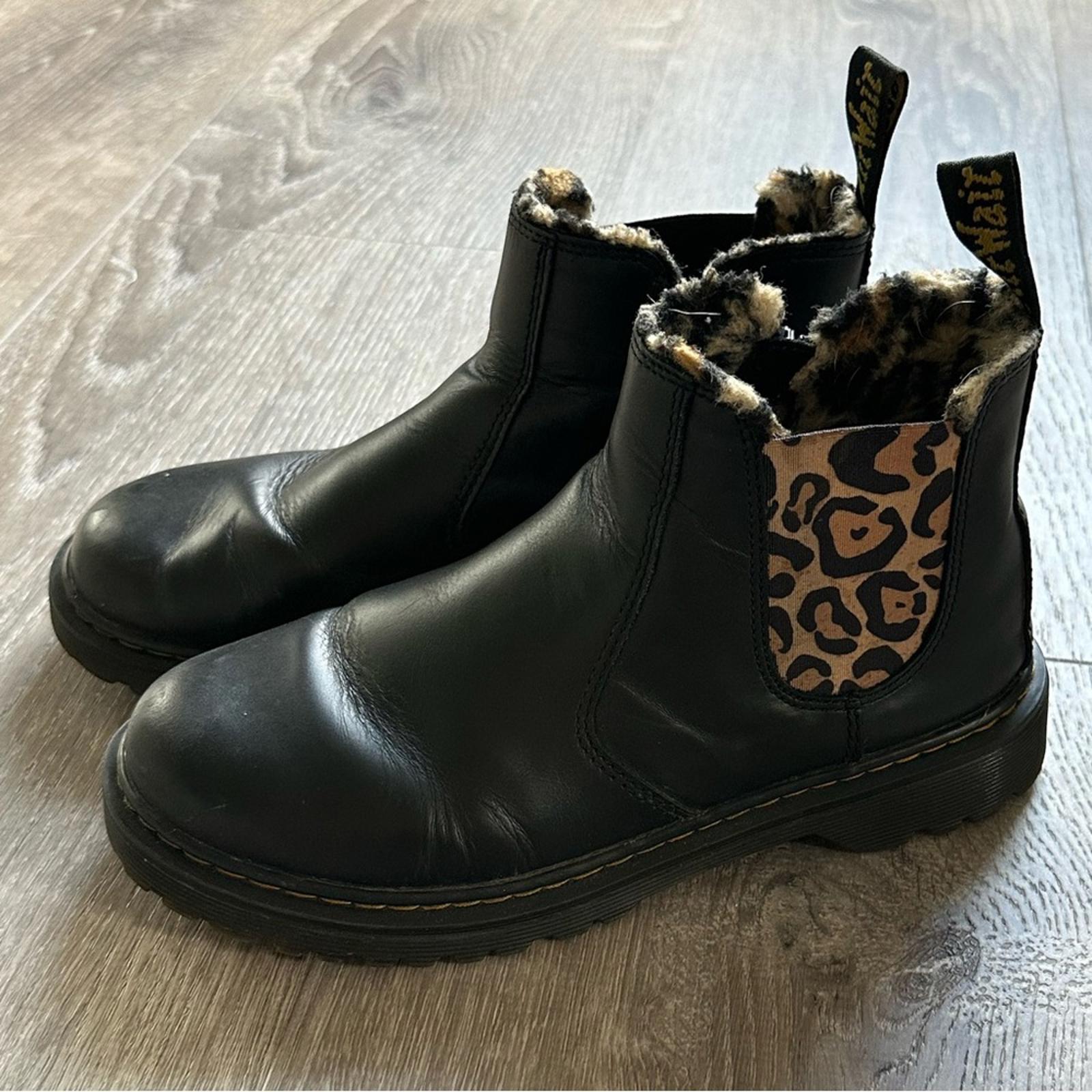 Dr Martens Airwair With Bouncing Soles Size 6 Pull On Animal Print Zip Boots