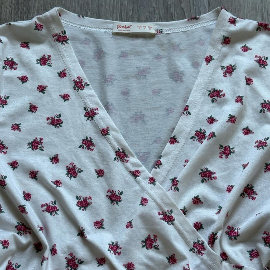 Romwe Floral V Neck Crop Top Size Small 4