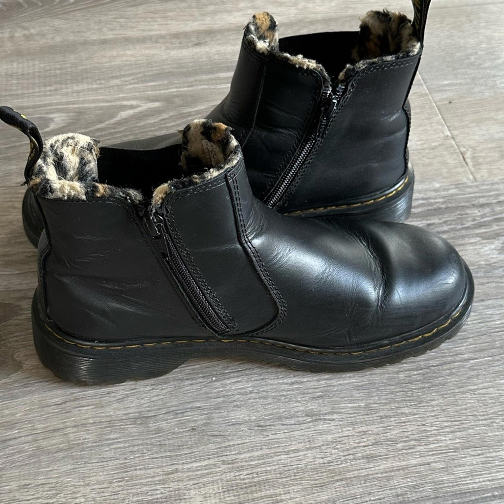 Dr Martens Airwair With Bouncing Soles Size 6 Pull On Animal Print Zip Boots