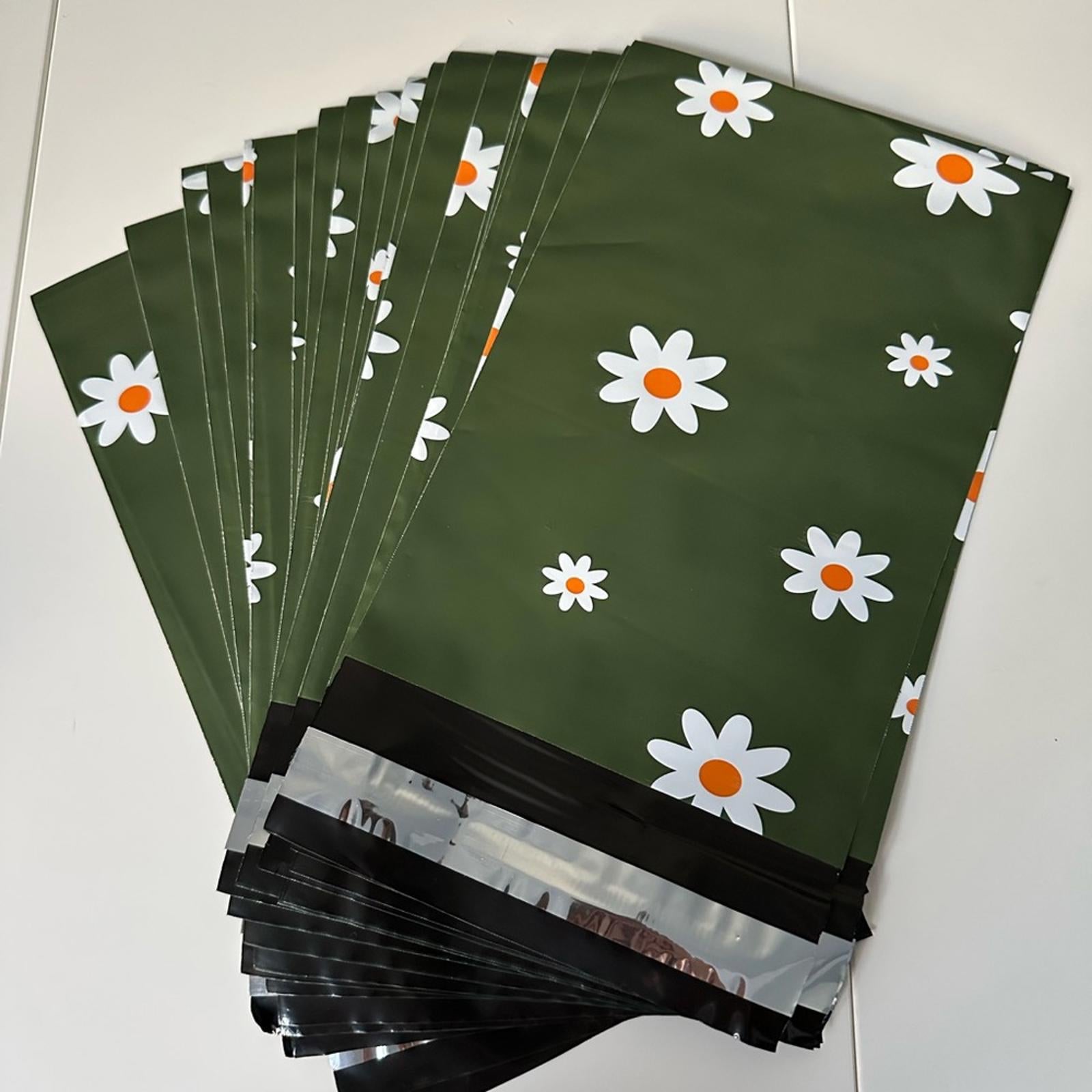 Green Daisy Print Poly Mailers 6x9 (Twenty)