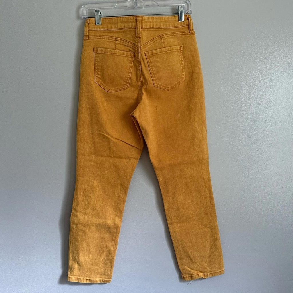 Celebrity Pink Distressed Cropped Jean Size 3 / 26