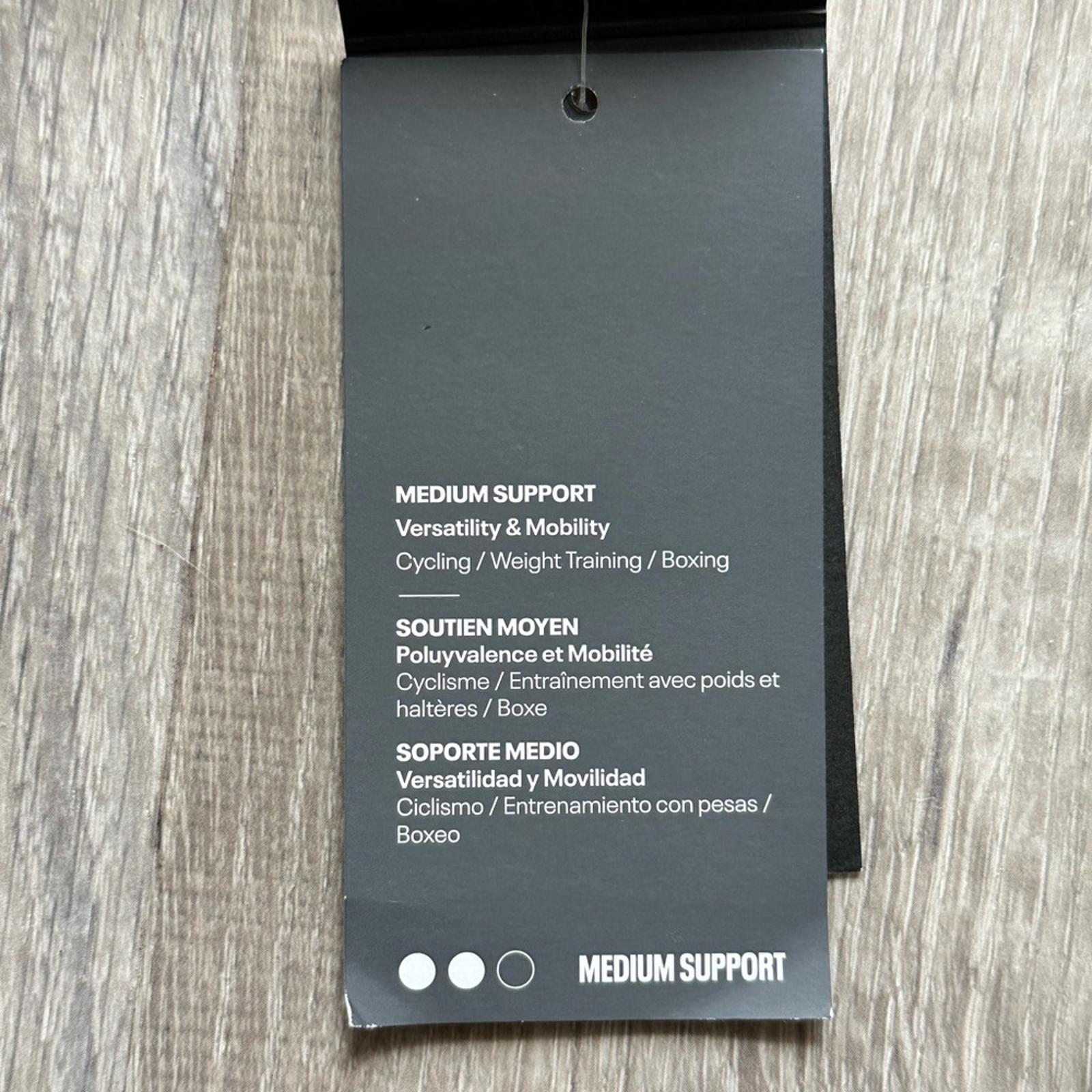 Under Armour Mid Keyhole Blue Sports Bra
Size XS