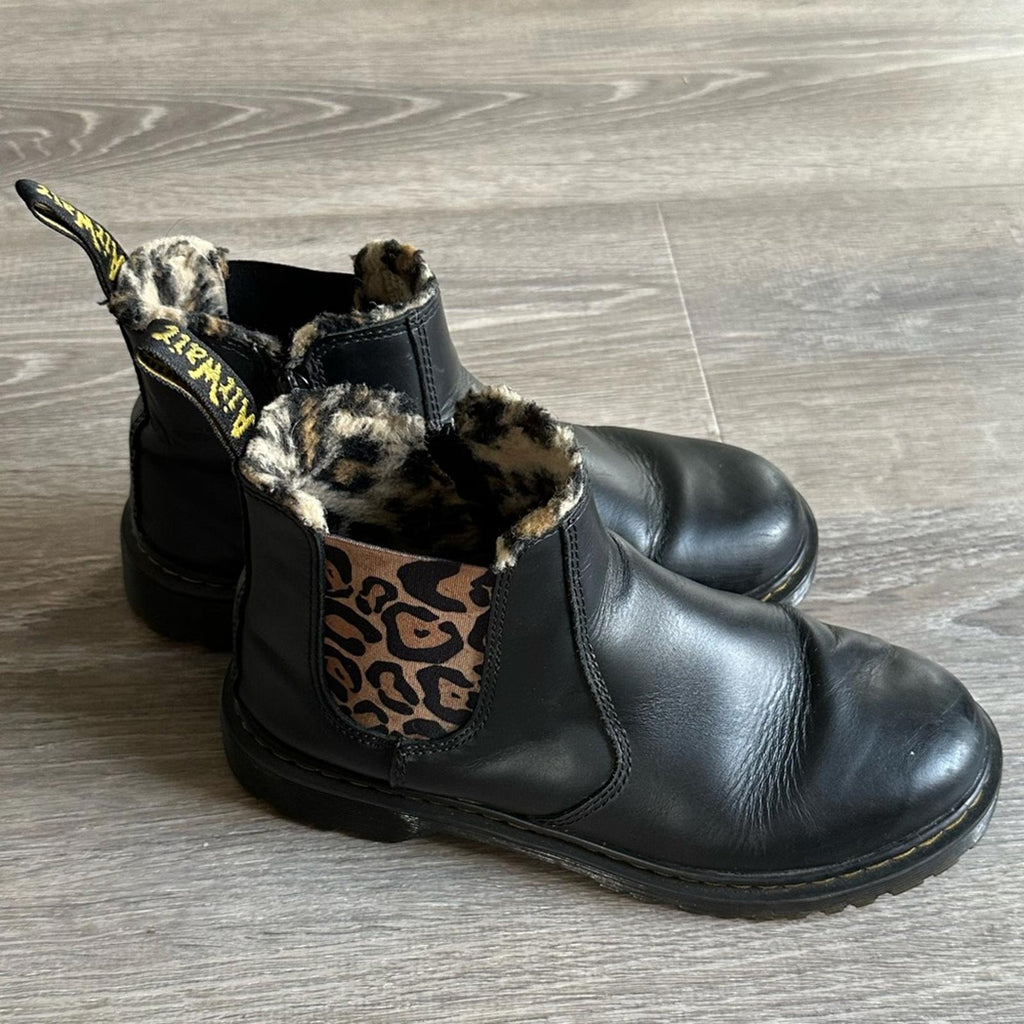 Dr Martens Airwair With Bouncing Soles Size 6 Pull On Animal Print Zip Boots