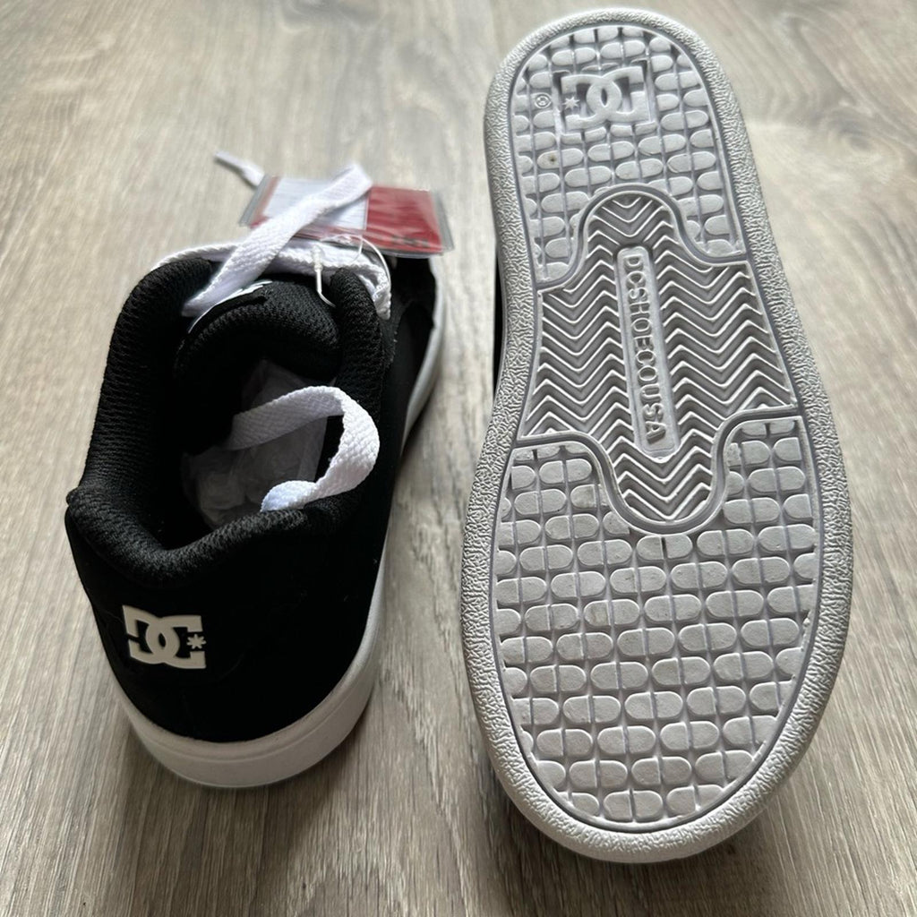 DC Kids Court Low Shoes Skateboarding Black White RARE Sample Youth Size 1